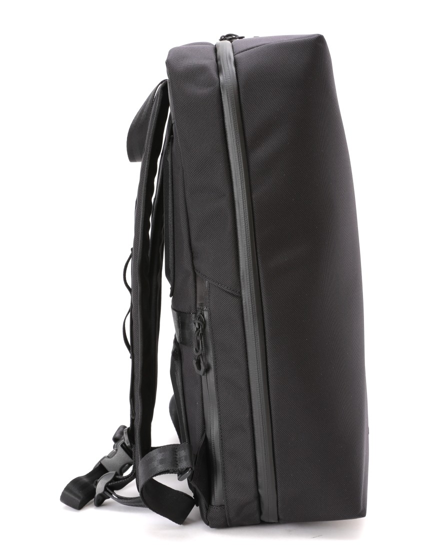 berufスクウェアトラベルデイパック 豊岡鞄®【URBAN EXPLORER 20 Ballistic Hollofil AIR™】03l
