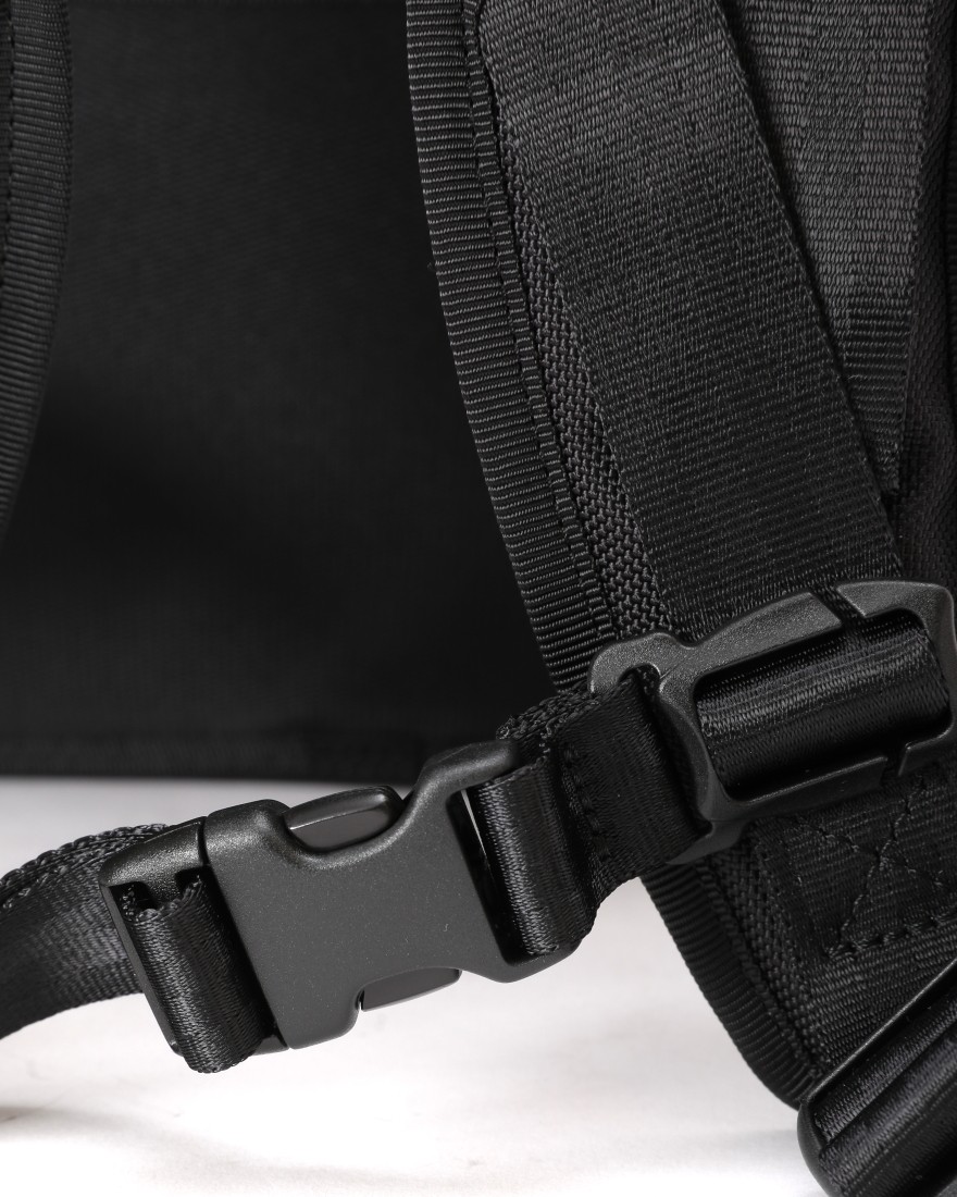 berufスクウェアトラベルデイパック 豊岡鞄®【URBAN EXPLORER 20 Ballistic Hollofil AIR™】13l