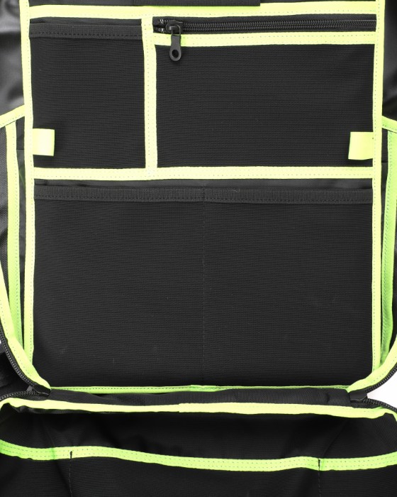 berufスクウェアトラベルデイパック 豊岡鞄®【URBAN EXPLORER 20 Ballistic Hollofil AIR™】19l