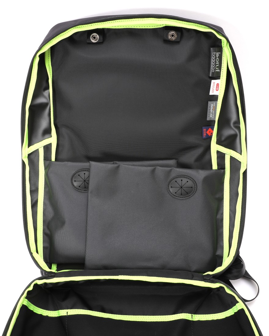 berufスクウェアトラベルデイパック 豊岡鞄®【URBAN EXPLORER 20 Ballistic Hollofil AIR™】21l
