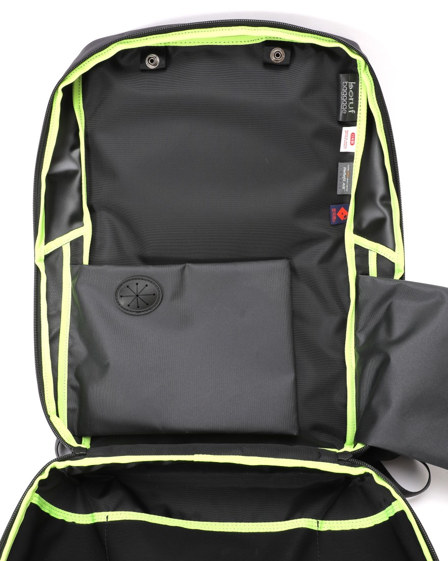 berufスクウェアトラベルデイパック 豊岡鞄®【URBAN EXPLORER 20 Ballistic Hollofil AIR™】23l