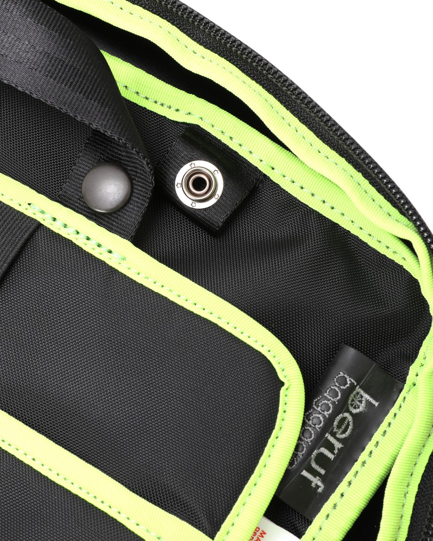 berufスクウェアトラベルデイパック 豊岡鞄®【URBAN EXPLORER 20 Ballistic Hollofil AIR™】25l