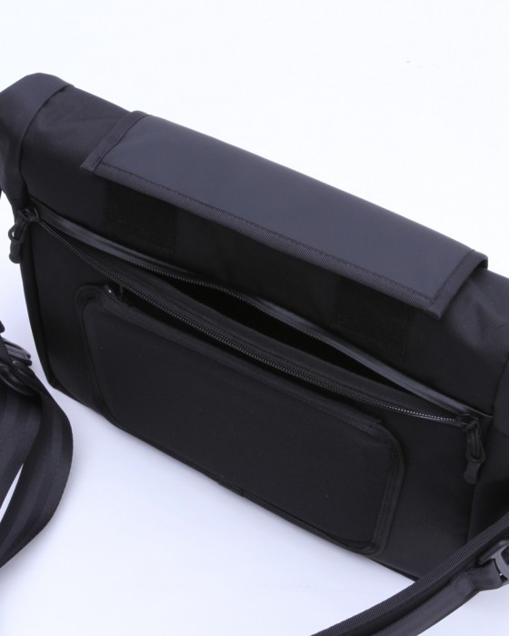 berufサテライトワーカー スリングバッグ【SATELLITE 10+】20l