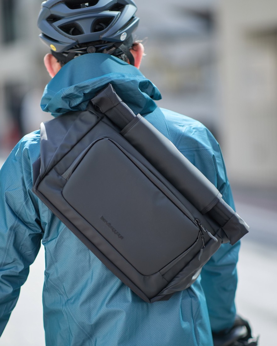 beruf baggageサテライトワーカー スリングバッグ【SATELLITE 10+】27l