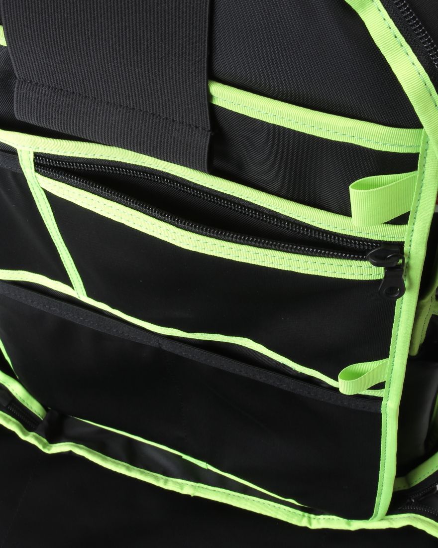 berufスクウェアトラベルデイパック【GEARED LINE/URBAN EXPLORER DURON/20L】10l