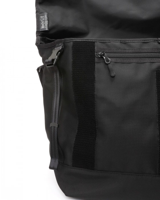 beruf baggageメッセンジャーバッグ L【HOBO 26 MESSENGER BAG LARGE/beruf baggage LOGO（ロゴ）】22l