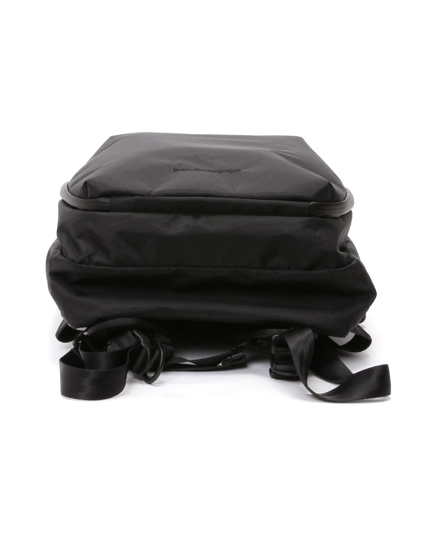 berufスクウェアトラベルデイパック【URBAN EXPLORER NARROW 17L X-pac®】06l
