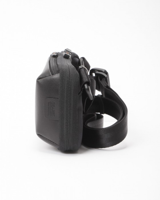 beruf baggage防水レザー ウォレットポーチ【URBAN EXPLORER MINI】04l