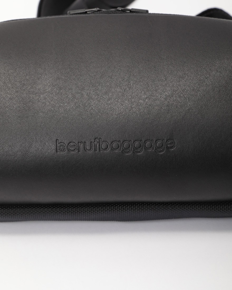 beruf baggage防水レザー ウォレットポーチ【URBAN EXPLORER MINI】08l