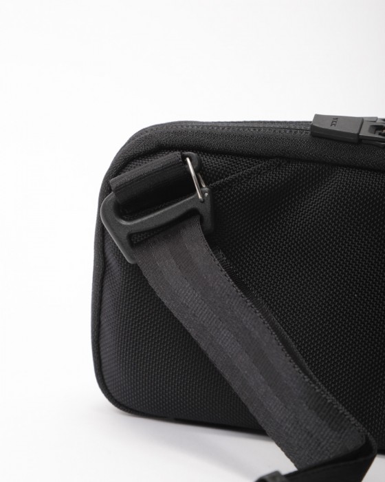 beruf baggage防水レザー ウォレットポーチ【URBAN EXPLORER MINI】11l