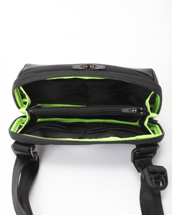 beruf baggage防水レザー ウォレットポーチ【URBAN EXPLORER MINI】13l