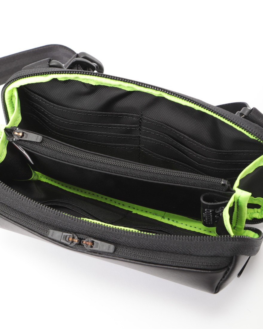 beruf baggage防水レザー ウォレットポーチ【URBAN EXPLORER MINI】15l