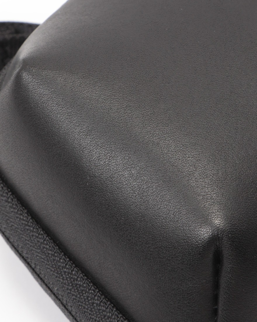 beruf baggage防水レザー ウォレットポーチ【URBAN EXPLORER MINI】24l