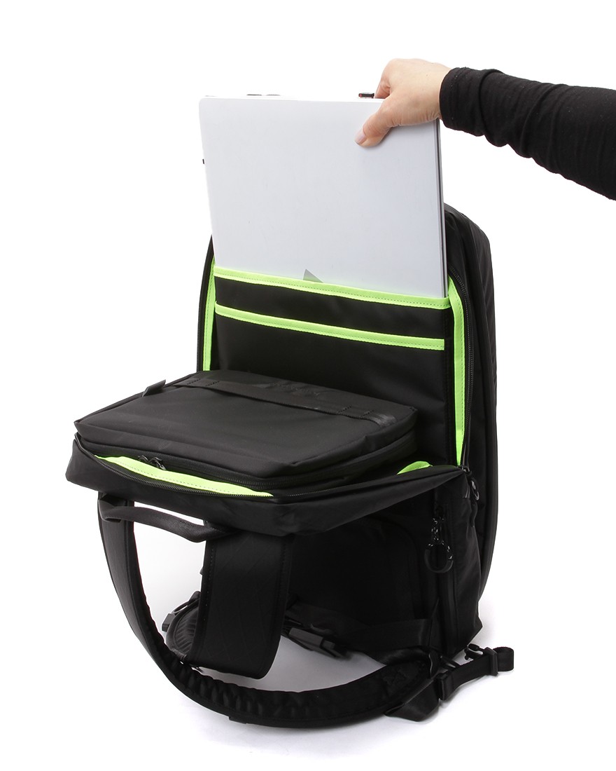 beruf スクウェアトラベルデイパック【URBAN EXPLORER PRO 24L X-pac®】22l