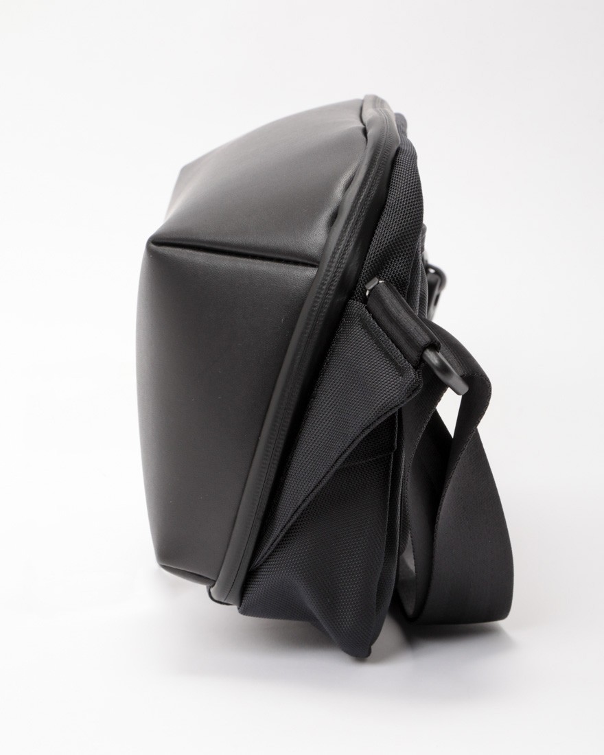 beruf baggage防水レザー スリングパック【URBAN EXPLORER 6.0】02l