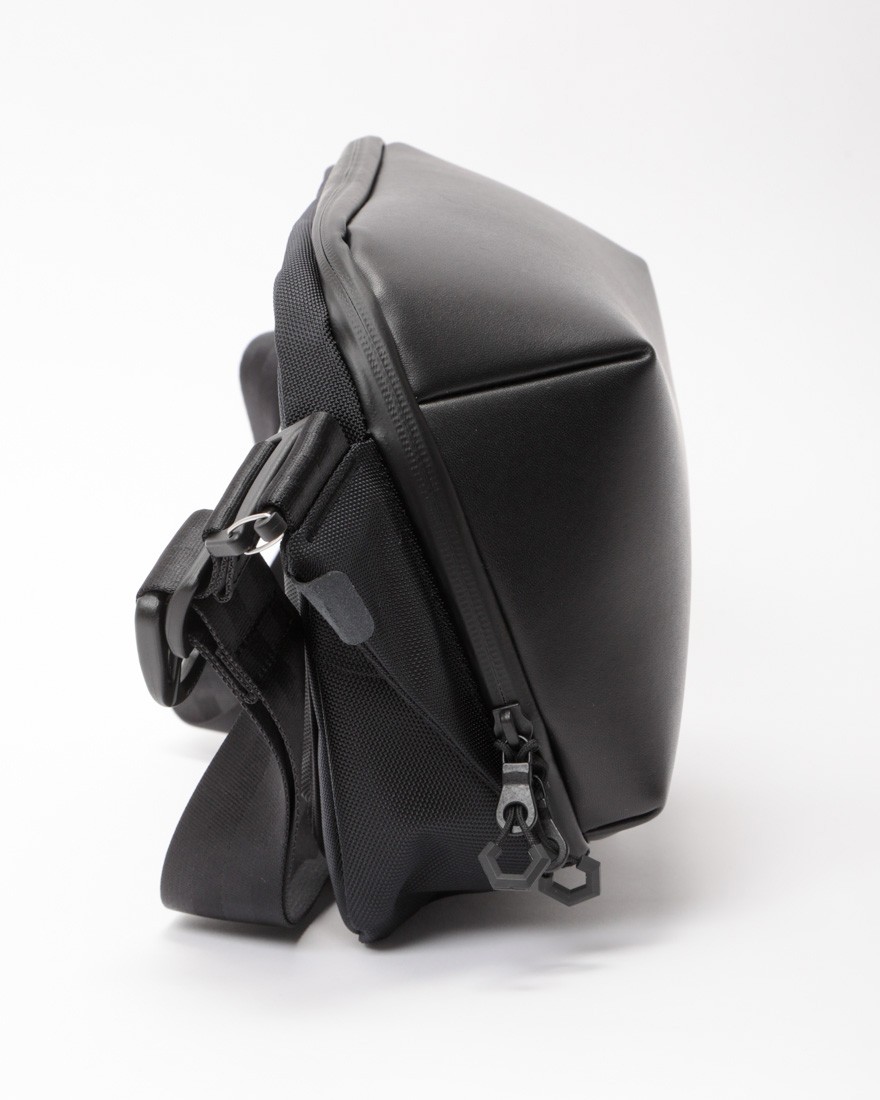 beruf baggage防水レザー スリングパック【URBAN EXPLORER 6.0】04l