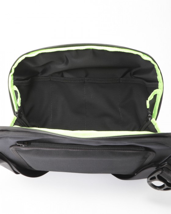 beruf baggage防水レザー スリングパック【URBAN EXPLORER 6.0】13l