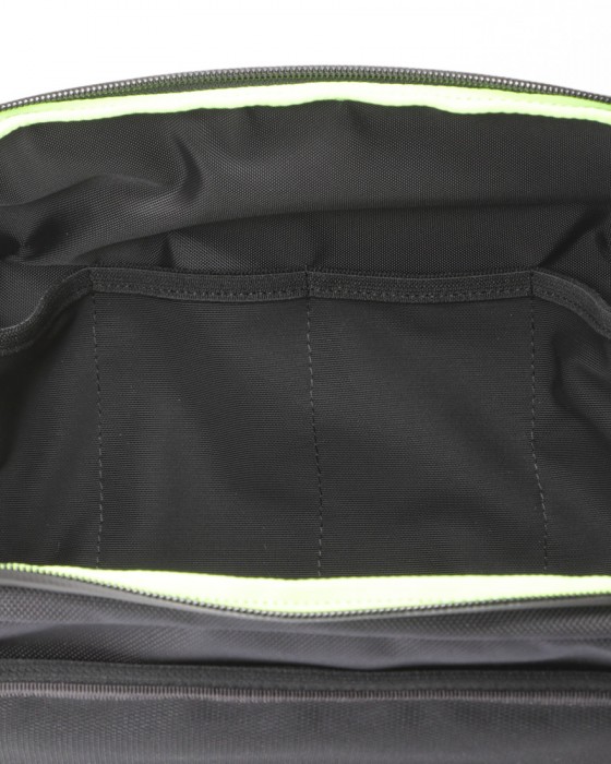 beruf baggage防水レザー スリングパック【URBAN EXPLORER 6.0】14l