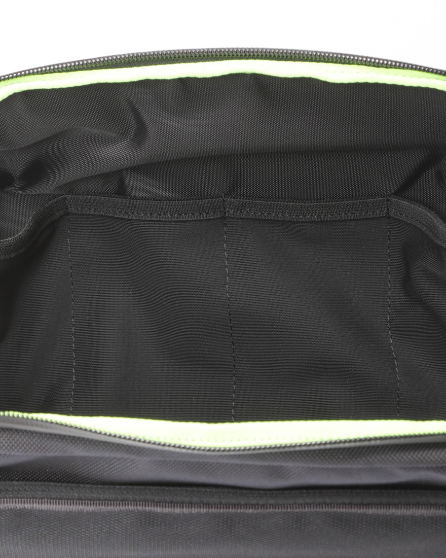 beruf baggage防水レザー スリングパック【URBAN EXPLORER 6.0】14l