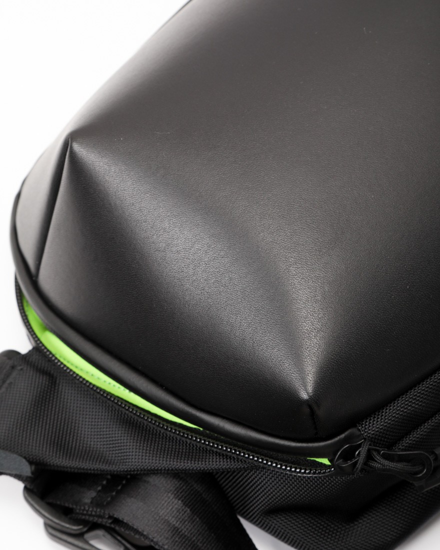 beruf baggage防水レザー スリングパック【URBAN EXPLORER 6.0】23l