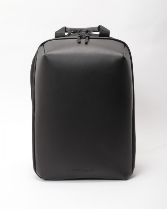 beruf baggage防水レザー スクウェア デイパック【URBAN EXPLORER NARROW 17L】03l