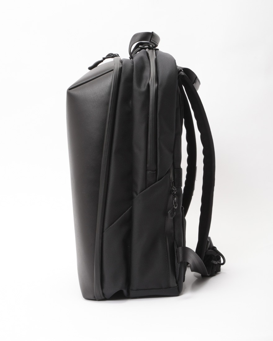beruf baggage防水レザー スクウェア デイパック【URBAN EXPLORER NARROW 17L】04l