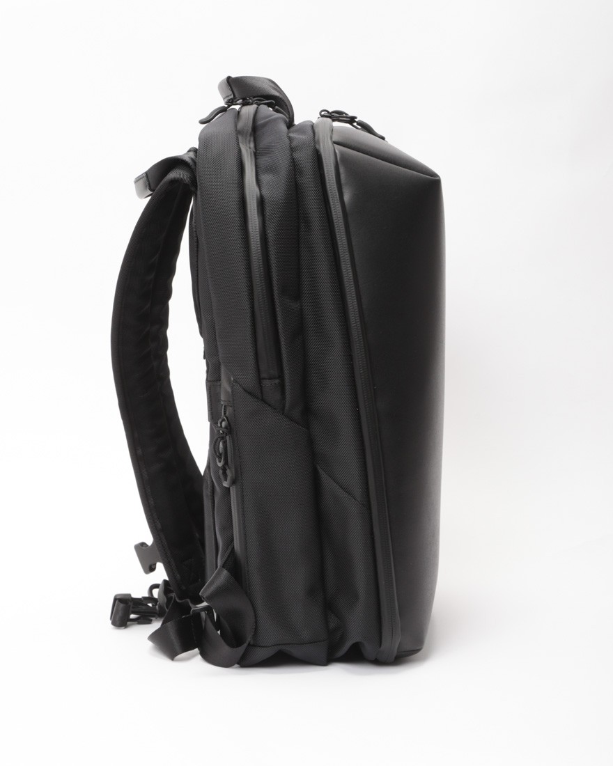 beruf baggage防水レザー スクウェア デイパック【URBAN EXPLORER NARROW 17L】05l