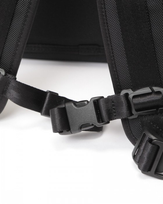 beruf baggage防水レザー スクウェア デイパック【URBAN EXPLORER NARROW 17L】07l