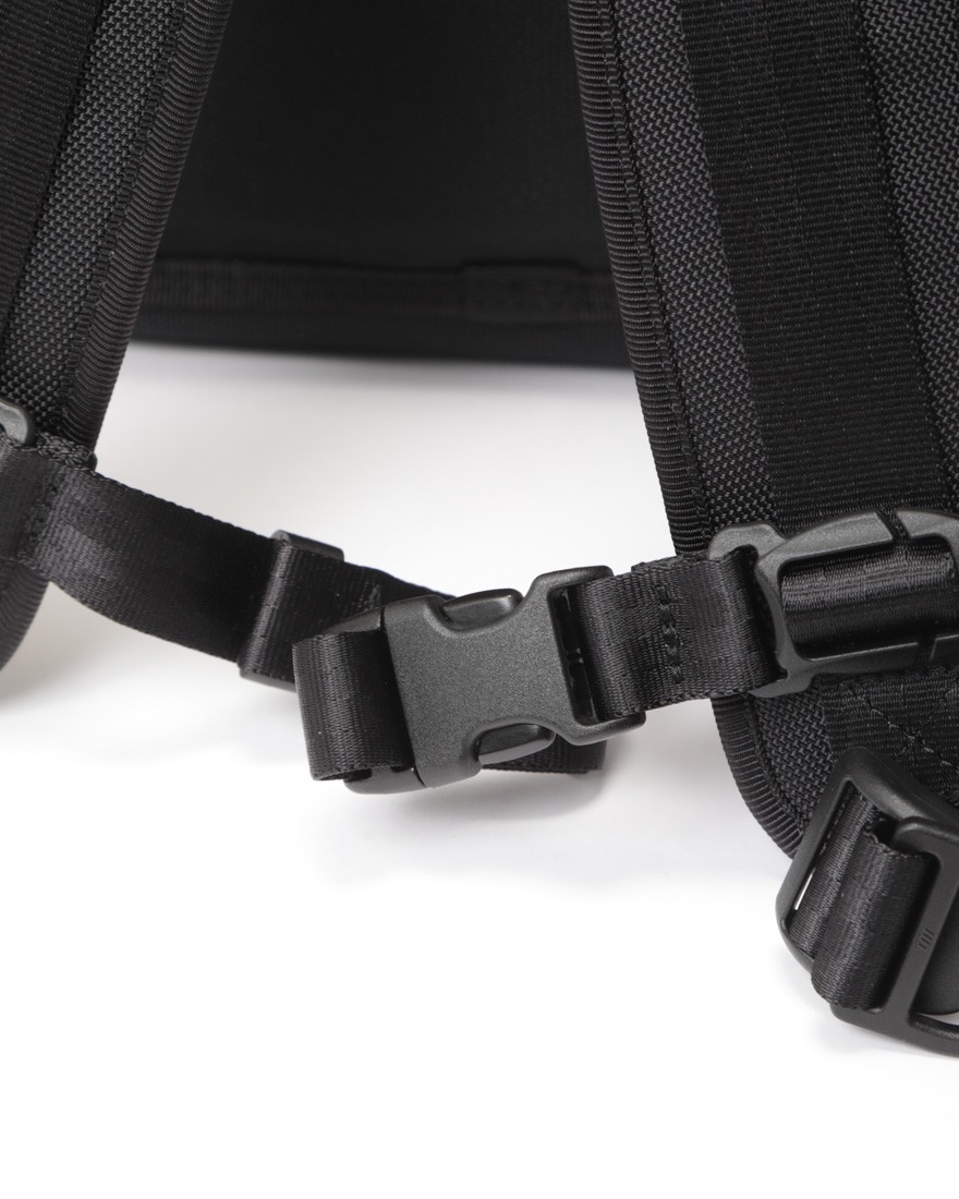 beruf baggage防水レザー スクウェア デイパック【URBAN EXPLORER NARROW 17L】07l