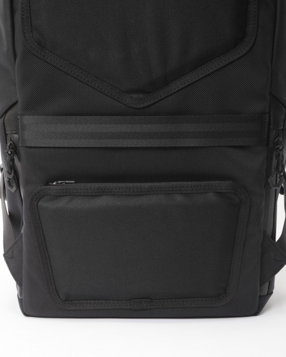 beruf baggage防水レザー スクウェア デイパック【URBAN EXPLORER NARROW 17L】11l