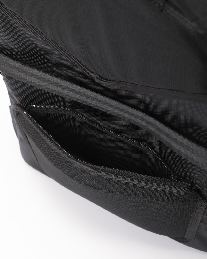 beruf baggage防水レザー スクウェア デイパック【URBAN EXPLORER NARROW 17L】12l