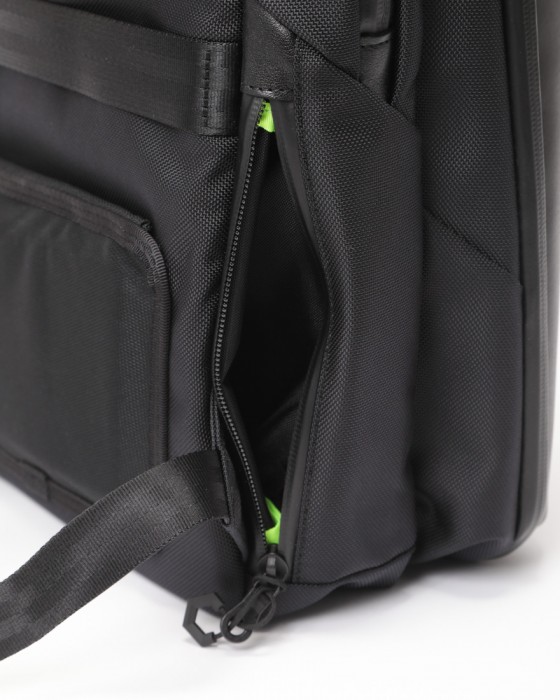 beruf baggage防水レザー スクウェア デイパック【URBAN EXPLORER NARROW 17L】13l
