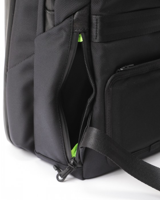 beruf baggage防水レザー スクウェア デイパック【URBAN EXPLORER NARROW 17L】14l