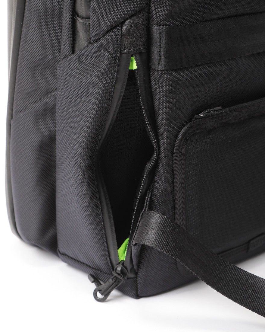 beruf baggage防水レザー スクウェア デイパック【URBAN EXPLORER NARROW 17L】14l