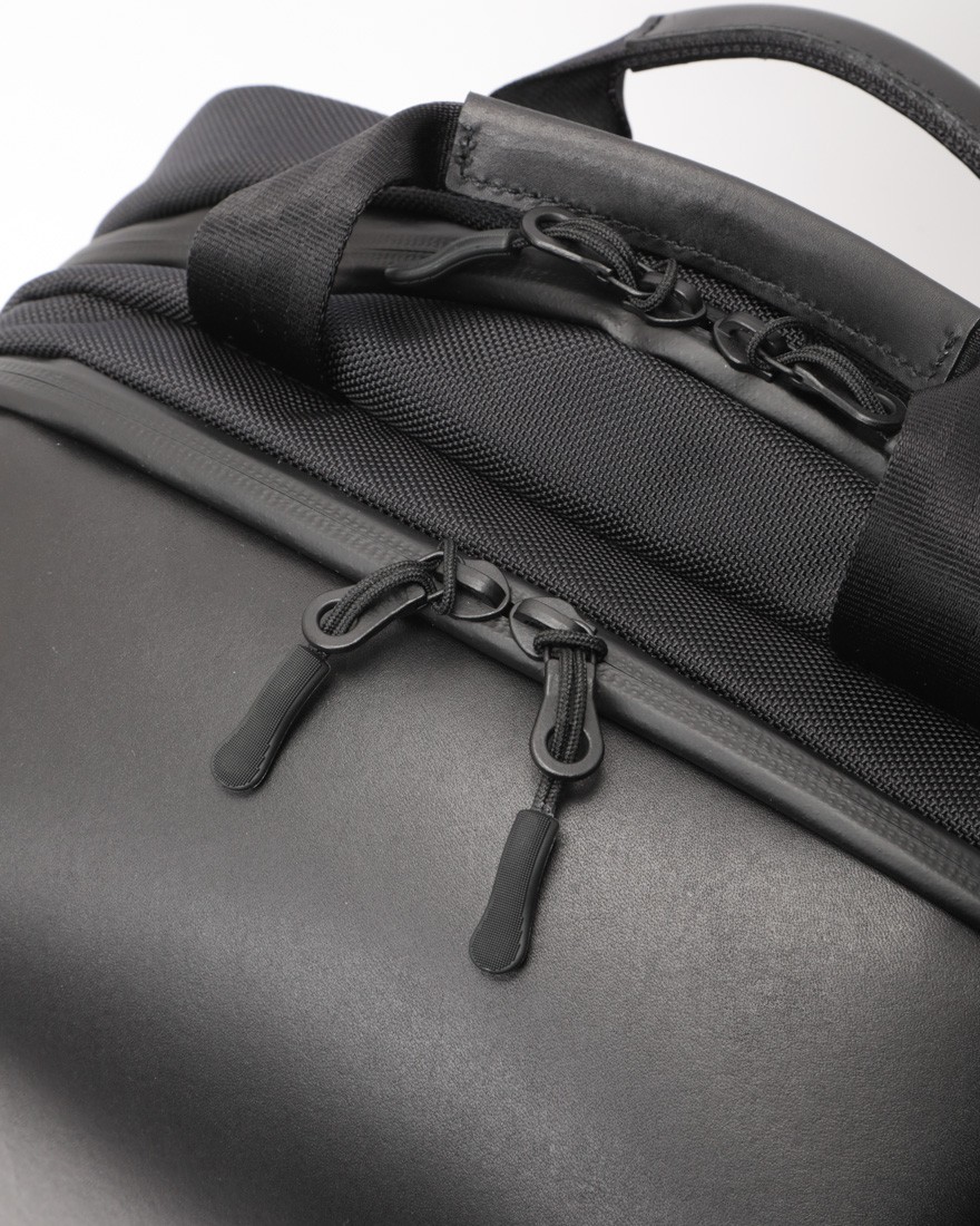 beruf baggage防水レザー スクウェア デイパック【URBAN EXPLORER NARROW 17L】17l