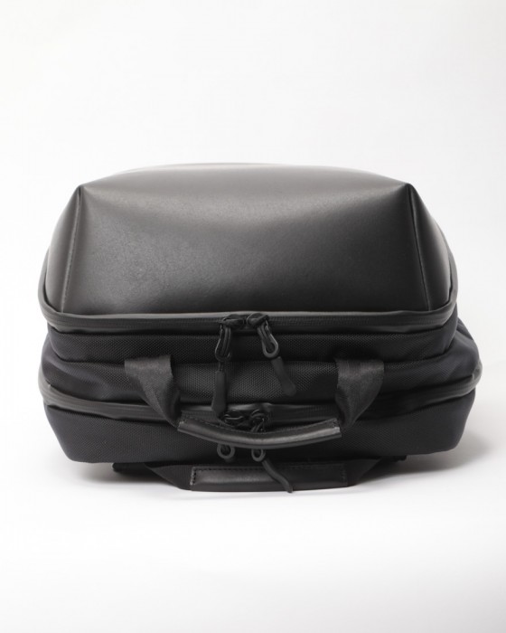 beruf baggage防水レザー スクウェア デイパック【URBAN EXPLORER NARROW 17L】18l