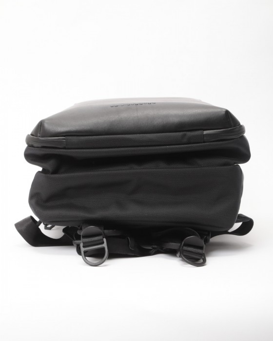 beruf baggage防水レザー スクウェア デイパック【URBAN EXPLORER NARROW 17L】19l