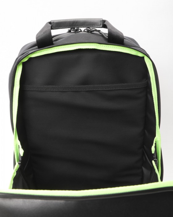 beruf baggage防水レザー スクウェア デイパック【URBAN EXPLORER NARROW 17L】22l