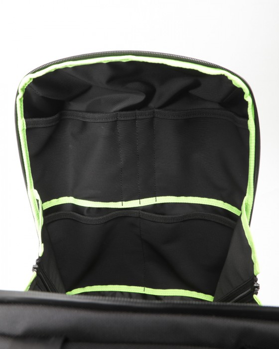 beruf baggage防水レザー スクウェア デイパック【URBAN EXPLORER NARROW 17L】23l