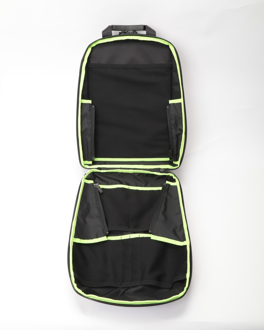 beruf baggage防水レザー スクウェア デイパック【URBAN EXPLORER NARROW 17L】25l