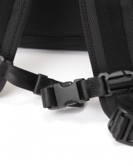 beruf baggage防水レザー スクウェア デイパック【URBAN EXPLORER NARROW 17L】mb_07l