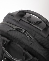 beruf baggage防水レザー スクウェア デイパック【URBAN EXPLORER NARROW 17L】mb_16l