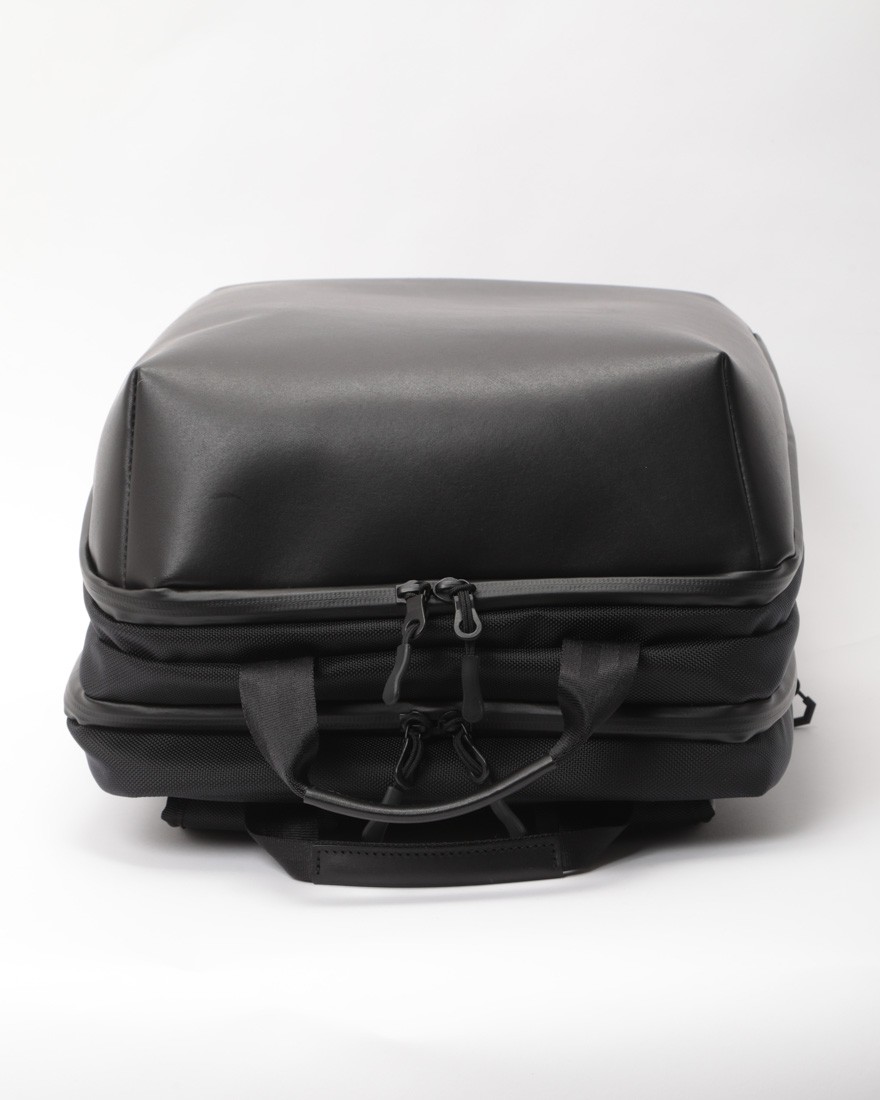 beruf baggage防水レザー スクウェア デイパック【URBAN EXPLORER PRO 24L】12l