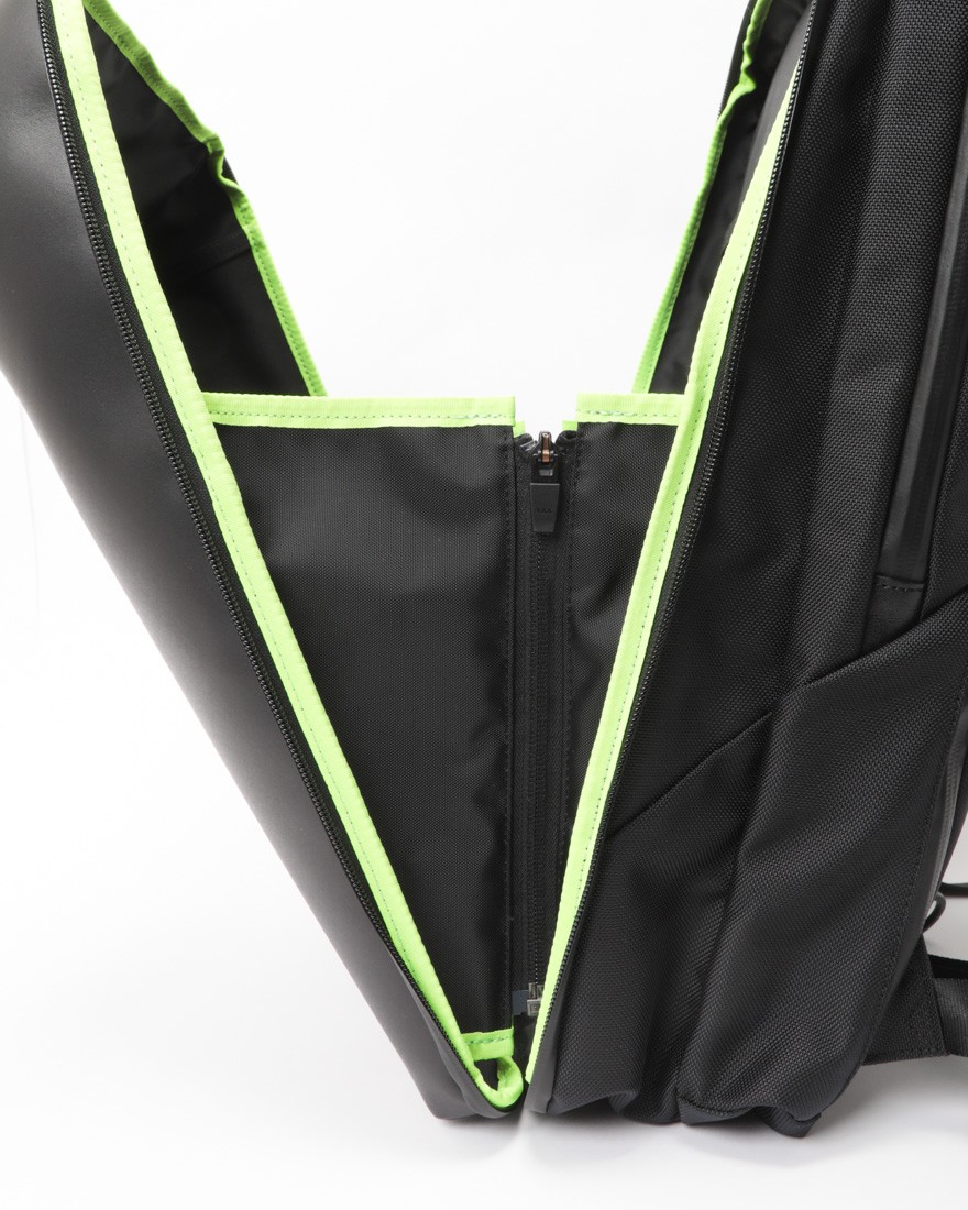 beruf baggage防水レザー スクウェア デイパック【URBAN EXPLORER PRO 24L】19l