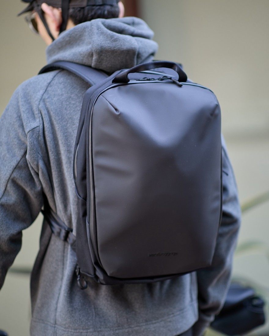 beruf baggageスクウェアトラベルデイパック【URBAN EXPLORER NARROW 17L】21l