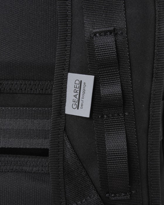 berufスクウェアトラベルデイパック【URBAN EXPLORER 20】12l