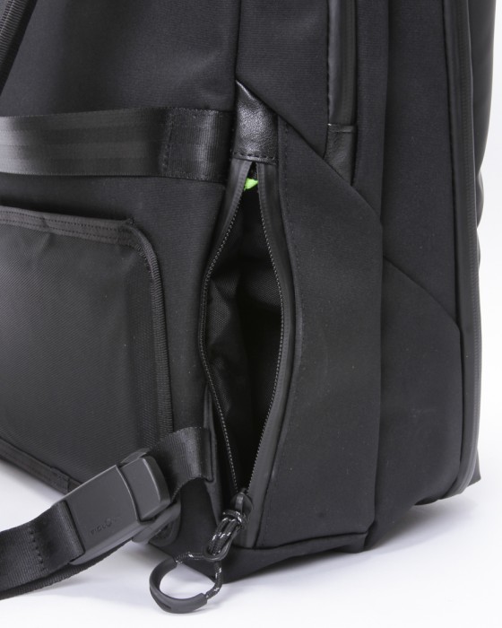 berufスクウェアトラベルデイパック【URBAN EXPLORER PRO 24L】11l