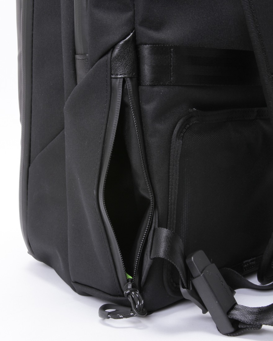 berufスクウェアトラベルデイパック【URBAN EXPLORER PRO 24L】13l