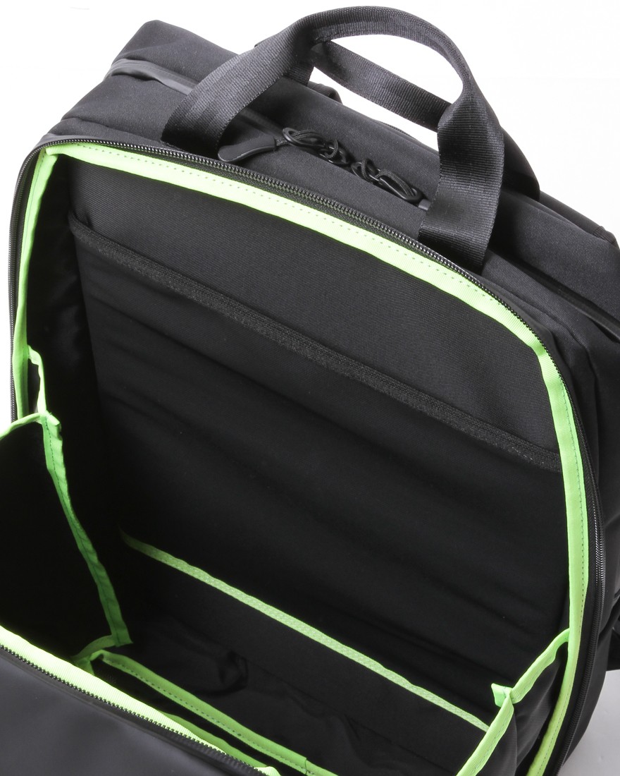 berufスクウェアトラベルデイパック【URBAN EXPLORER PRO 24L】17l