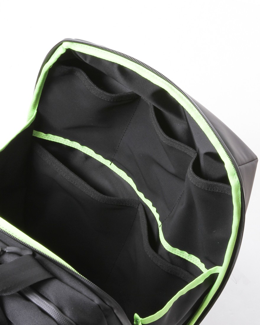 berufスクウェアトラベルデイパック【URBAN EXPLORER PRO 24L】18l